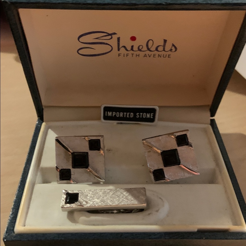 Shields Fifth Avenue Silver and Black Cufflinks with Tie Clip